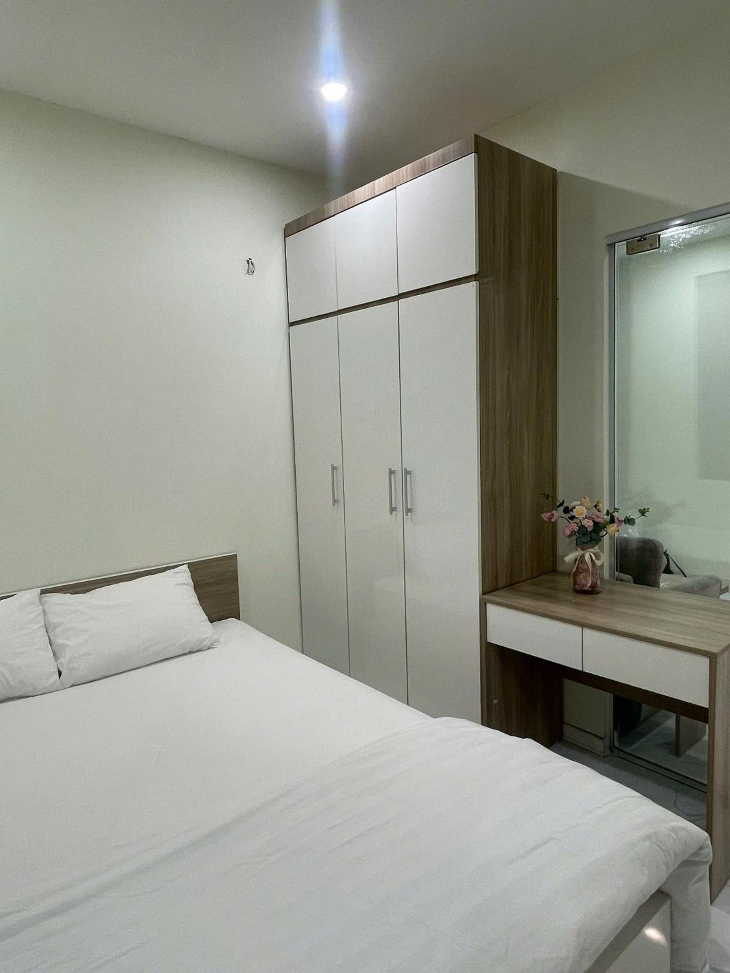 Era Apartment Xuan Thuy Hanoi Exterior photo