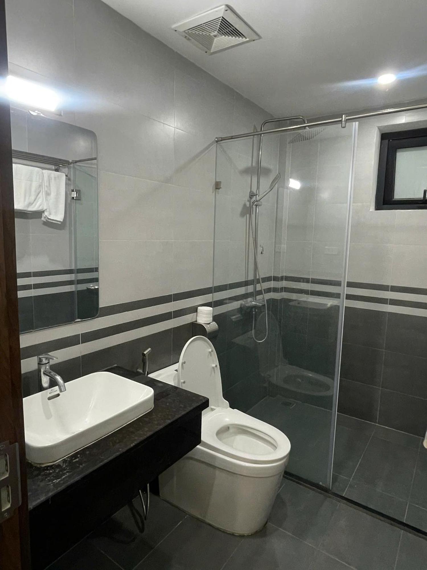 Era Apartment Xuan Thuy Hanoi Exterior photo
